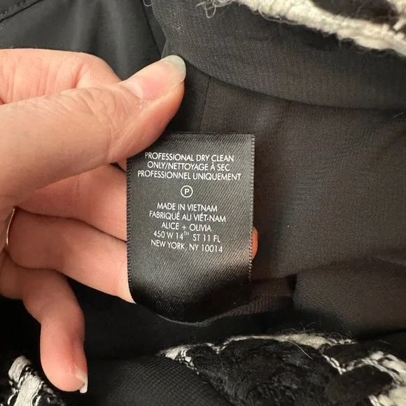 Alice + Olivia Conry woven Houndstooth Shorts - Picture 5 of 7